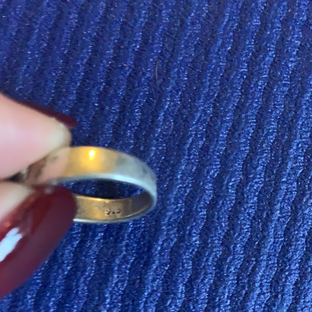 Ring - Picture 3 of 4